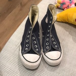 Navy blue converse